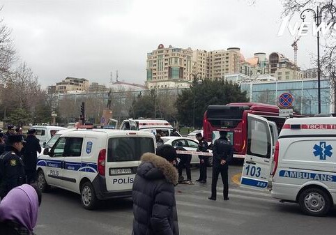 Шокирующие подробности: В центре Баку автомобиль с мертвым водителем сбил на «зебре» пешеходов (Фото-Видео)