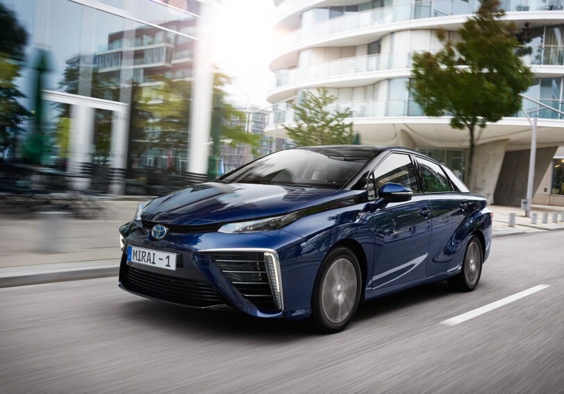 Дебютировал водородный седан Toyota Mirai 2023 года